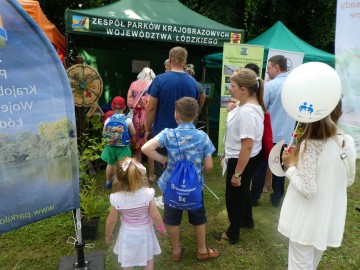 Piknik Rodzinny na placu parafialnym przy Bazylice Mniejszej p.w. NMP w Zduńskiej Woli, 