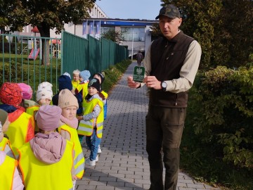 Spacer przyrodniczy z przedszkolakami z Sieradza, 