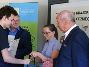 Rozdanie nagród dla laureatów finału okręgowego XXXIII OWE, 